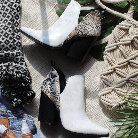 🚨//Coachella Collection// White Croco Bootie - Picture 4 of 4